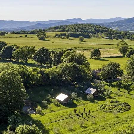 Glamping In Toscana, Luxury Tents In Agriturismo Biologico Luxury tent Sorano (Grosseto)