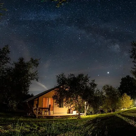 Glamping In Toscana, Luxury Tents In Agriturismo Biologico Luxury tent