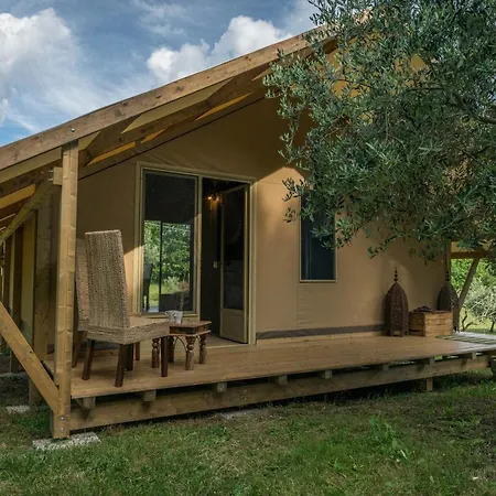 Glamping In Toscana, Luxury Tents In Agriturismo Biologico Luxury tent Sorano (Grosseto)