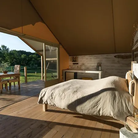 Glamping In Toscana, Luxury Tents In Agriturismo Biologico Luxury tent