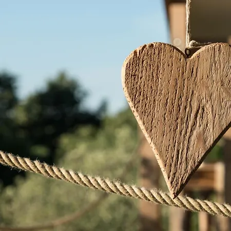 Glamping In Toscana, Luxury Tents In Agriturismo Biologico *
