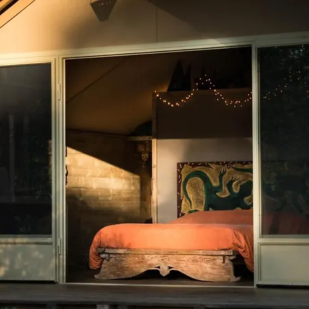 Glamping In Toscana, Luxury Tents In Agriturismo Biologico *