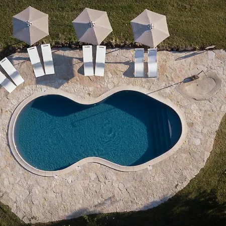Glamping In Toscana, Luxury Tents In Agriturismo Biologico ラグジュアリーテント *