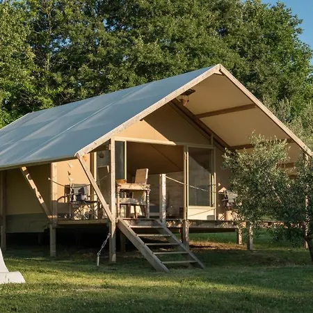 Glamping In Toscana, Luxury Tents In Agriturismo Biologico